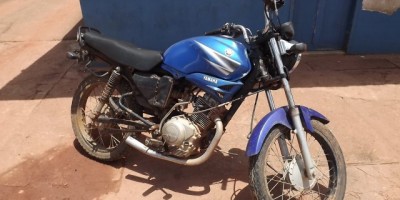 Rolim De Moura -  Polícia Militar recupera motocicleta furtada.