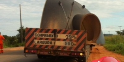 BR 364 - Pai e filha morrem após colidir contra peça que era transportada para Usina Hidrelétrica