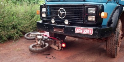 Rolim de Moura - Caminhão Bate Em Motocicleta.