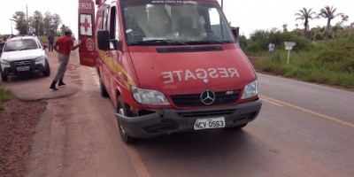  Rolim De Moura – Viatura do Corpo De Bombeiros se envolve em acidente de trânsito.