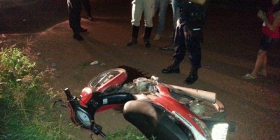 Rolim de Moura - Motociclista sofre queda na Av. Macapá.