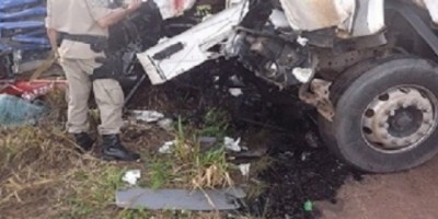 PIMENTA BUENO: GRAVE ACIDENTE NA BR 364 ENVOLVENDO 3 CAMINHÕES