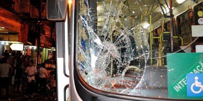 PORTO VELHO - Homem se joga na frente de ônibus coletivo em Porto Velho