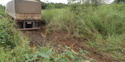 RO 010 – Carreta sai fora da pista
