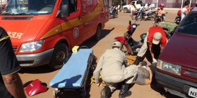 Rolim de Moura –  Acidente de trânsito no centro envolvendo carro e moto