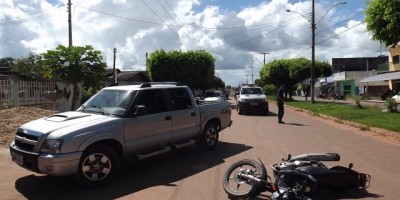 Rolim de Moura –  Motociclista bate em caminhonete no bairro Planalto