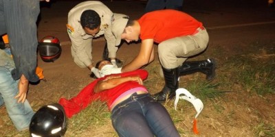 Rolim de Moura –  Motociclista bate em buraco, perde o controle e sofre queda na RO-010