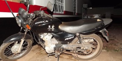 Rolim de Moura – Polícia Militar recupera moto furtada 