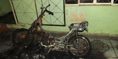Rolim de Moura –  Moto completamente incendiada