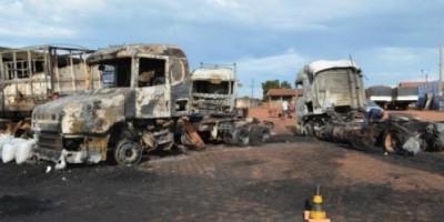 Cacoal: Polícia investiga incêndio de carretas em posto de gasolina