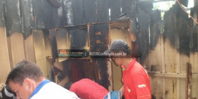 São Francisco do Guaporé -Incêndio destrói residência em São Francisco do Guaporé