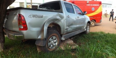 Rolim de Moura –  Forte batida entre dois veículos Hilux