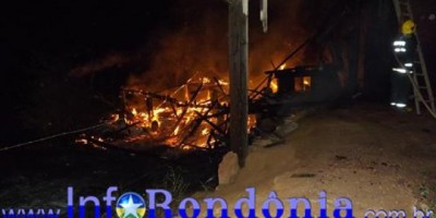 Rolim de Moura: Incêndio barracão no bairro industrial