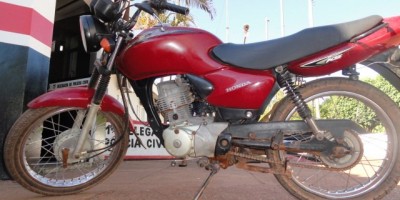 Rolim de Moura –  Motocicleta furtada é recuperada pela Polícia Militar