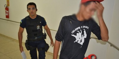 Ji-Paraná – Assaltante atrapalhado perde arma durante roubo e na fuga bate em outra motocicleta