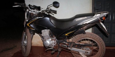 Rolim de Moura – Ladrões azarados roubam moto, fogem, mas terminam num “beco” sem saída
