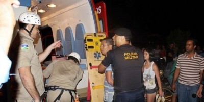 Nova União - Jovem tenta suicídio em torre de telefone - Vídeo