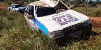 Rolim de Moura –  Condutor de carro perde o controle da direção e capota na linha 180 lado norte