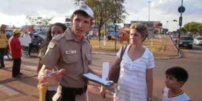Rolim de Moura –  Blitz Educativas conscientizam condutores e pedestres