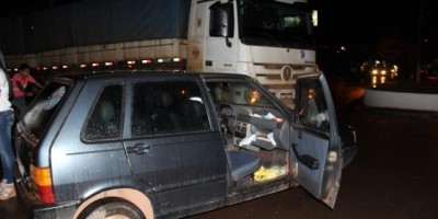 Rolim de Moura –  Carro e carreta se envolvem em acidente de trânsito no centro da cidade