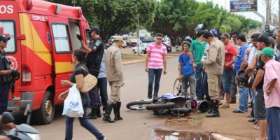 Rolim de Moura – Acidente no centro da cidade entre um carro e uma moto deixa um ferido