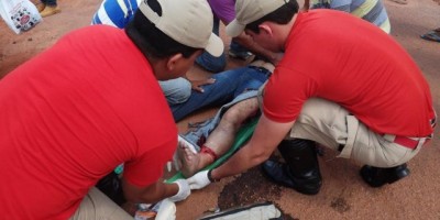 Rolim de Moura –   Motociclista sofre sérias lesões em acidente de trânsito no bairro Jardim Tropical