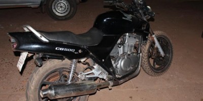 Rolim de Moura –  Motocicleta CB 500 furtada é recuperada pela Polícia Militar