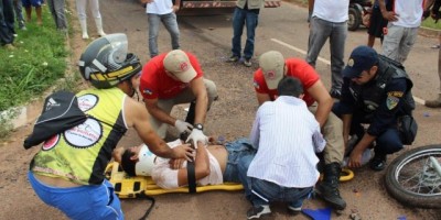Rolim de Moura –  Motociclista fica gravemente ferido em acidente de trânsito