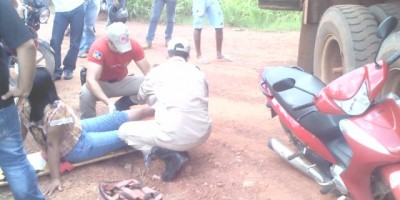 Rolim de Moura –  Acidente de trânsito no bairro Centenário envolvendo moto e carreta