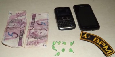 Rolim de Moura – PM apreende quatro indivíduos por suspeita de tráfico de substância entorpecente