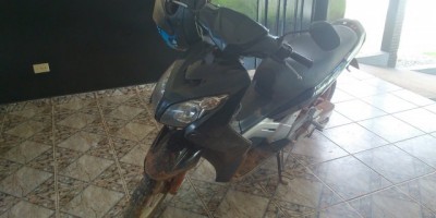 SANTA LUZIA - Motocicleta é encontrada abandonada na zona rural