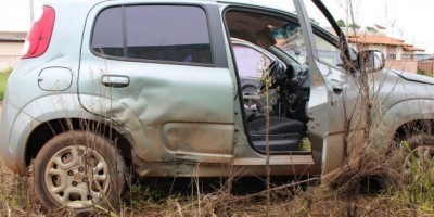 Rolim de Moura –  Colisão entre moto e carro deixa duas pessoas feridas