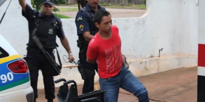 Rolim de Moura – Homem é preso pela PM após ter furtado uma cadeira de rodas e equipamentos médicos de dentro do Hospital