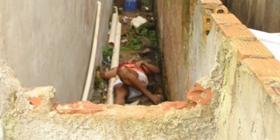 Ariquemes - Marido mata a esposa com sete facadas -  IMAGENS FORTES