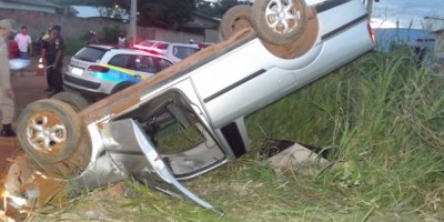 Rolim de Moura – Motorista pratica direção perigosa, atropela criança, capota veículo e foge do hospital 