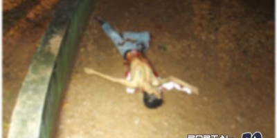 CACOAL -   Jovem é brutalmente assassinado com 12 facadas em um balneário de Cacoal
