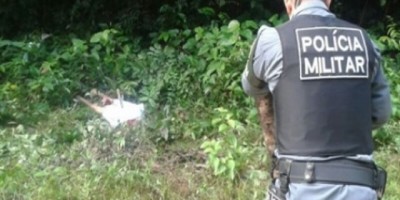 MANAUS - MANAUS - CORPO DECAPITADO É ENCONTRADO EM RAMAL COM A FRASE: \