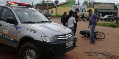 Rolim de Moura –  Automóvel avança preferencial e se choca contra moto na Avenida Norte Sul