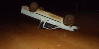 São Francisco do Guaporé – Veículo capota ao tentar desviar de animais na estrada