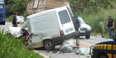 BR 364 - Colisão frontal entre Carreta e Fiorino na BR-364 deixa uma vítima fatal