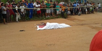 Candeias do Jamari: Um homem morre e outro fica ferido ao serem atropelados por caçamba