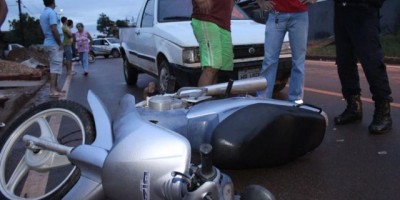 Rolim de Moura –  Carro colide na traseira de moto no bairro São Cristóvão