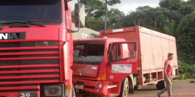 Rolim de Moura –  Colisão entre carreta e caminhão na RO-010