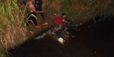 São Francisco do Guaporé - Carro cai dentro do rio e deixa uma vitima fatal na BR 429