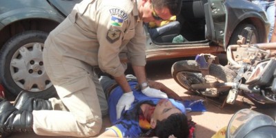 Rolim de Moura –  Motociclista fica ferido após se chocar contra automóvel no bairro Centenário