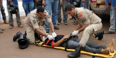 Rolim de Moura – Motociclista fica ferido após se chocar contra caminhonete no centro da cidade