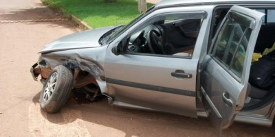 Rolim de Moura –  Acidente de trânsito envolvendo dois automóveis no bairro São Cristóvão