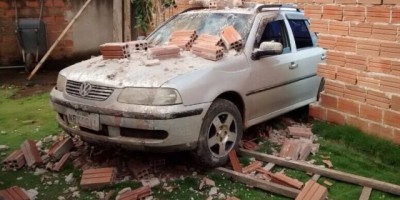 Vilhena - Mulher sem CNH perde o controle de veículo e bate contra muro na Cohab