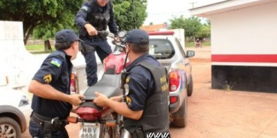 Rolim de Moura – Com a ajuda de denuncia anônima Polícia Militar recupera moto furtada