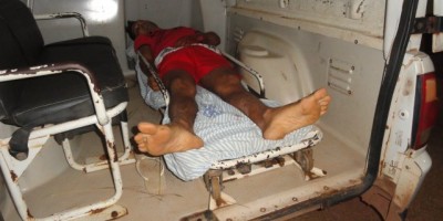 RO- 010-   Motociclista fica ferido após bater em caminhonete 